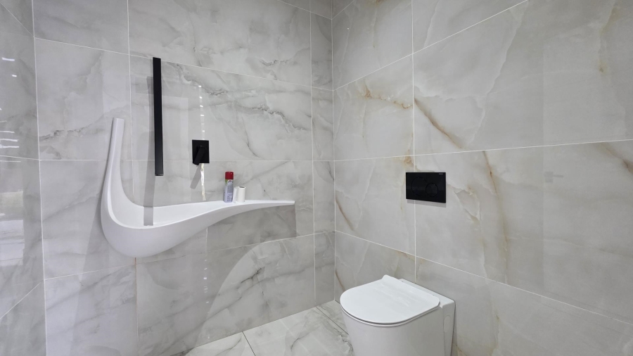6 Bedroom Property for Sale in The Islands Estates North West